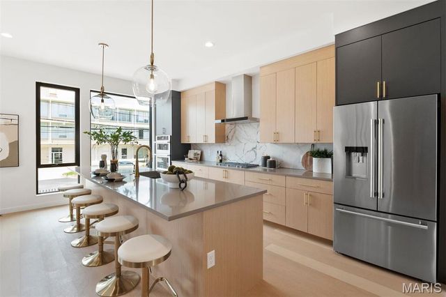 215 N Sarah Street 12, St Louis, MO 63108