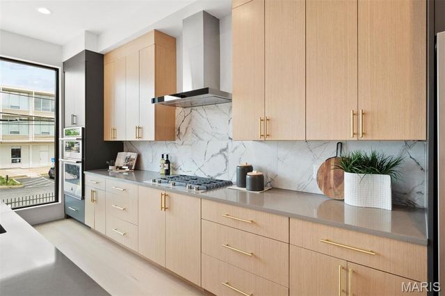 215 N Sarah Street 12, St Louis, MO 63108