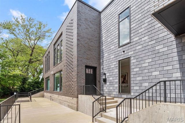 215 N Sarah Street 12, St Louis, MO 63108