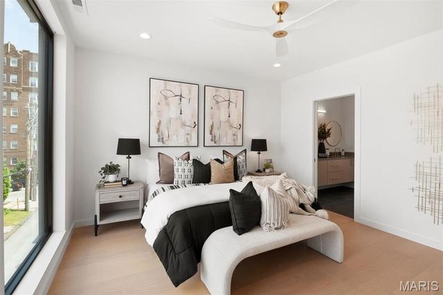 215 N Sarah Street 12, St Louis, MO 63108