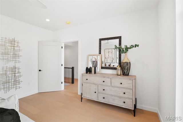 215 N Sarah Street 12, St Louis, MO 63108