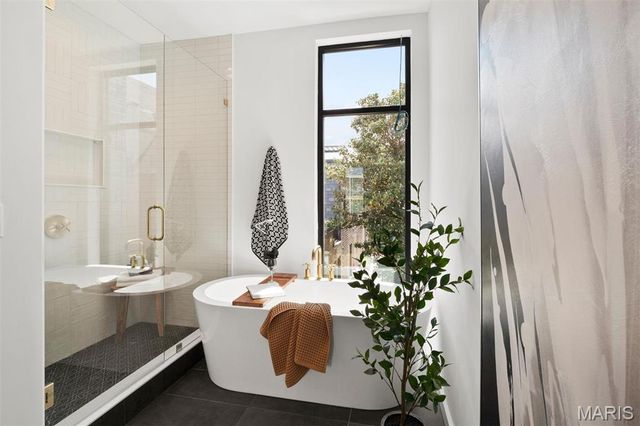 215 N Sarah Street 12, St Louis, MO 63108