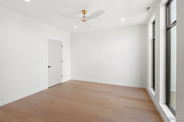 215 N Sarah Street 12, St Louis, MO 63108