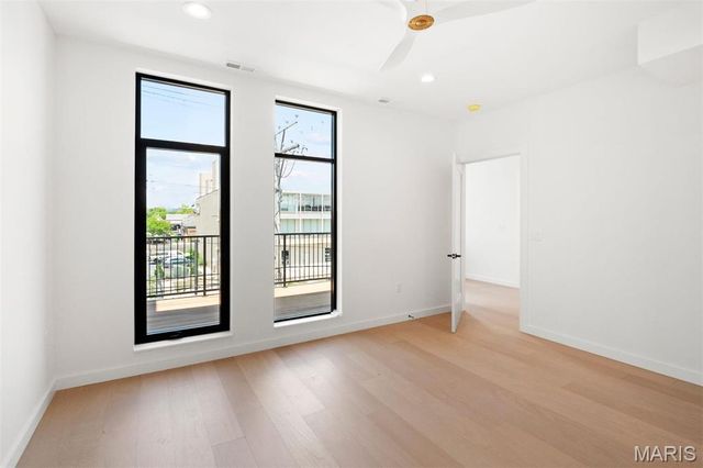 215 N Sarah Street 12, St Louis, MO 63108