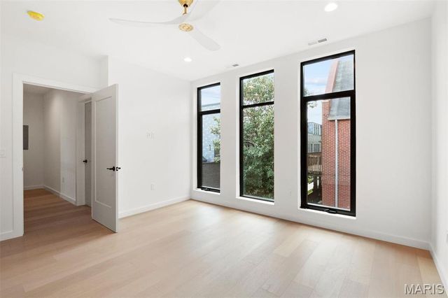 215 N Sarah Street 12, St Louis, MO 63108