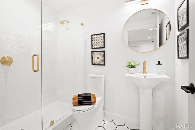 215 N Sarah Street 12, St Louis, MO 63108