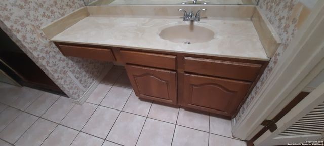 8527 Village Crk, San Antonio, TX 78251