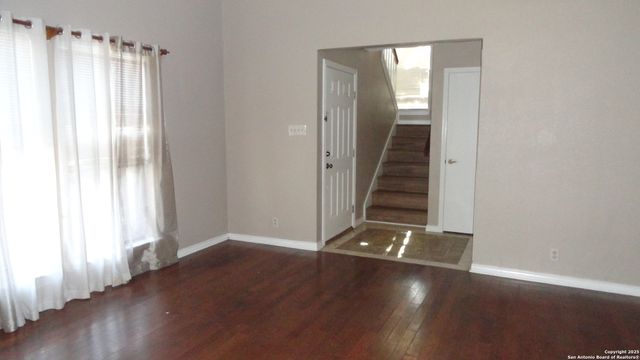 8527 Village Crk, San Antonio, TX 78251