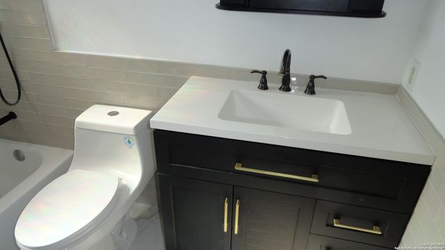 8527 Village Crk, San Antonio, TX 78251