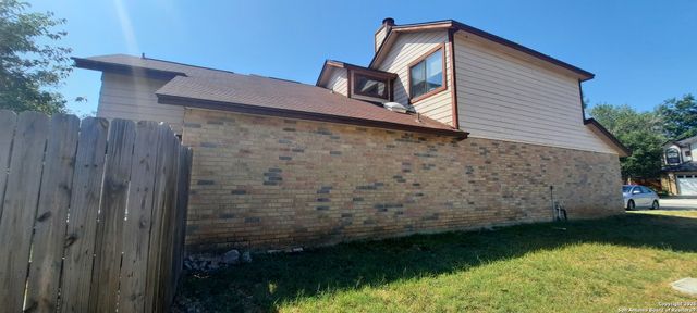 8527 Village Crk, San Antonio, TX 78251