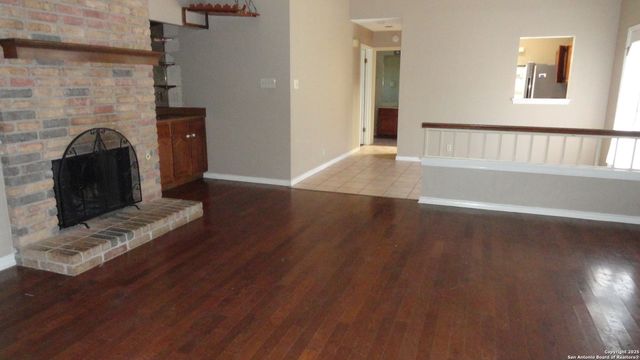 8527 Village Crk, San Antonio, TX 78251
