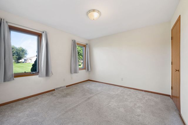 1142 Mulberry Lane, Union Grove, WI 53182