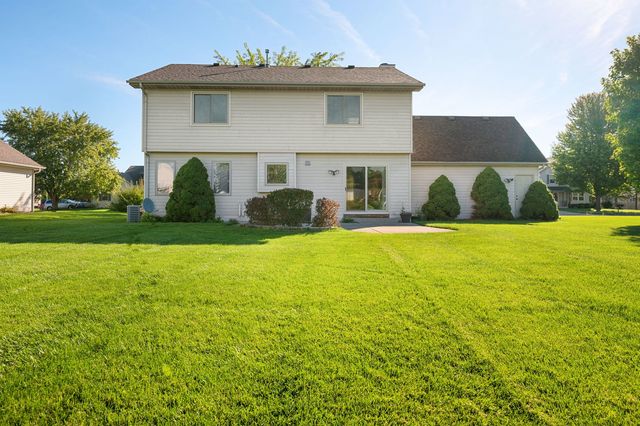 1142 Mulberry Lane, Union Grove, WI 53182