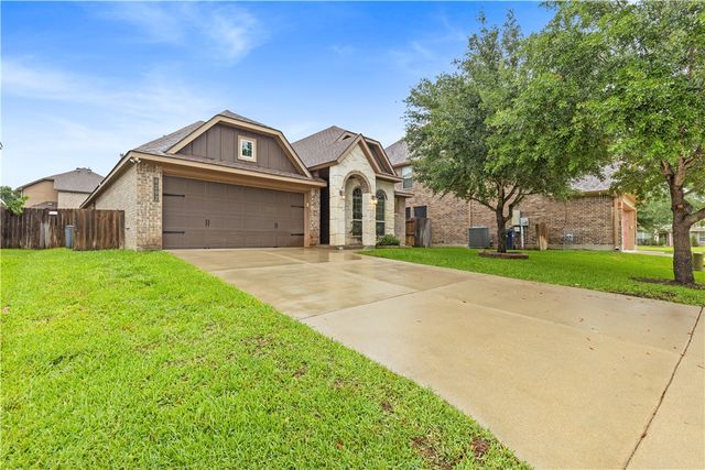4202 Shallow Creek Court, College Station, TX 77845
