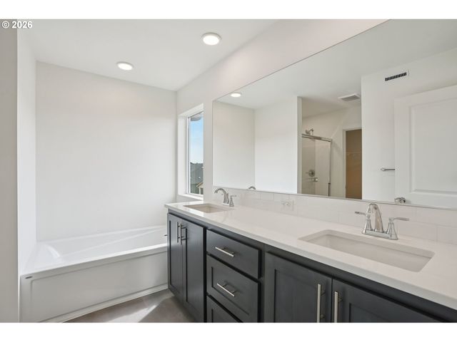 1851 Nw 18TH St, Battle Ground, WA 98604