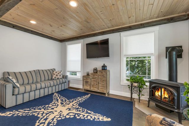 190 Island Path, Hampton, NH 03842