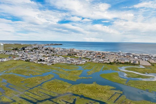 190 Island Path, Hampton, NH 03842