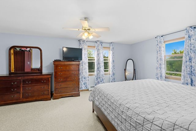 55 John St, Acushnet, MA 02743