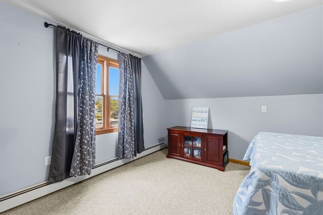 55 John St, Acushnet, MA 02743