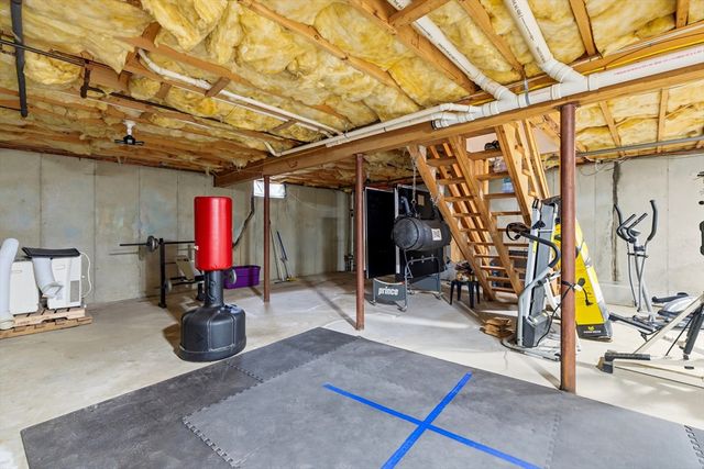 55 John St, Acushnet, MA 02743