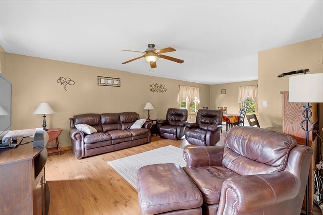 55 John St, Acushnet, MA 02743