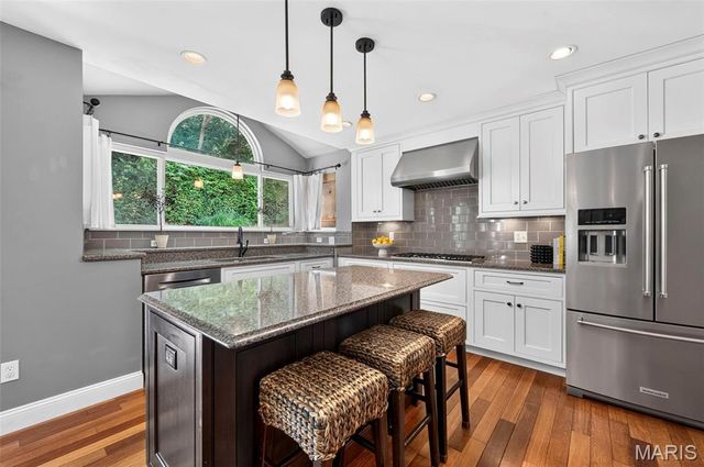 1211 Lake Canyon View, Fenton, MO 63026