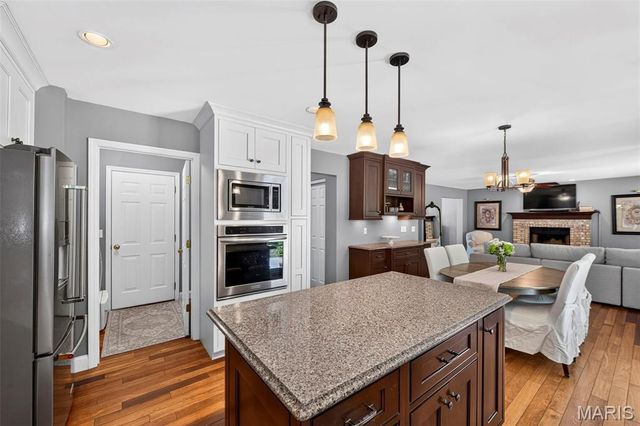 1211 Lake Canyon View, Fenton, MO 63026