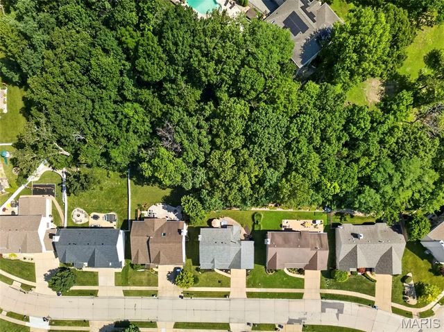 1211 Lake Canyon View, Fenton, MO 63026