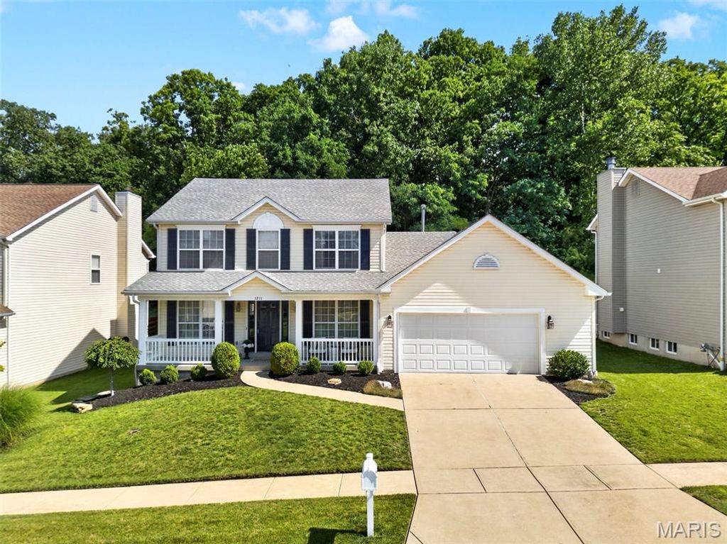 1211 Lake Canyon View, Fenton, MO 63026