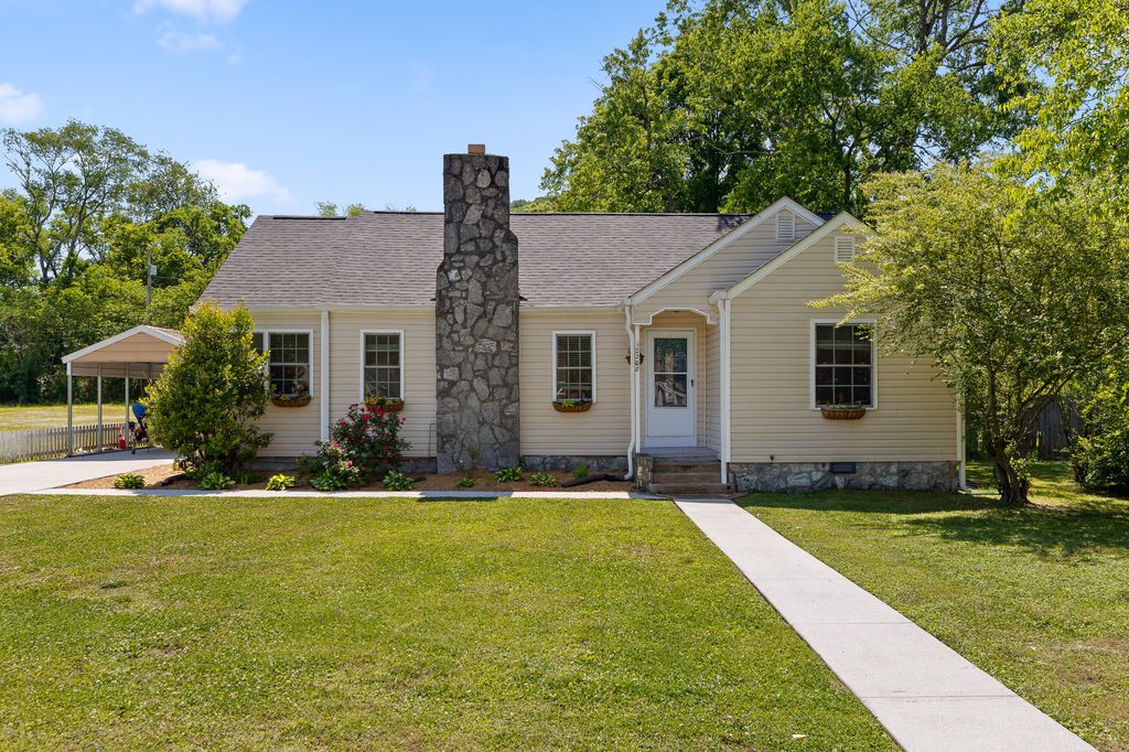 2208 Lyndon Avenue, Chattanooga, TN 37415