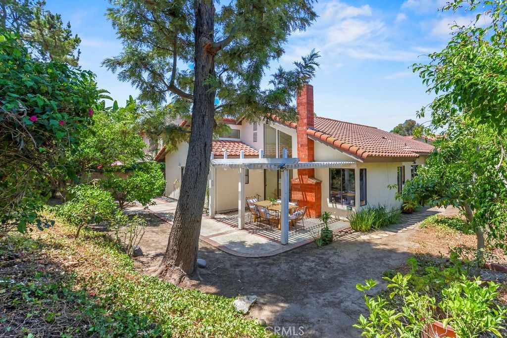 21 Glorieta W, Irvine, CA 92620 — photo 2
