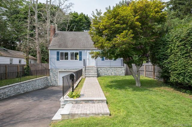 62 Lincoln Avenue, Northport, NY 11768