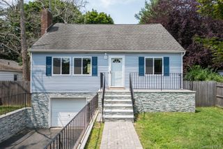 62 Lincoln Avenue, Northport, NY 11768