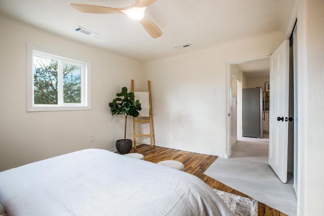 1313 15th Street NW, Albuquerque, NM 87104