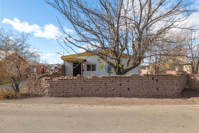 1313 15th Street NW, Albuquerque, NM 87104