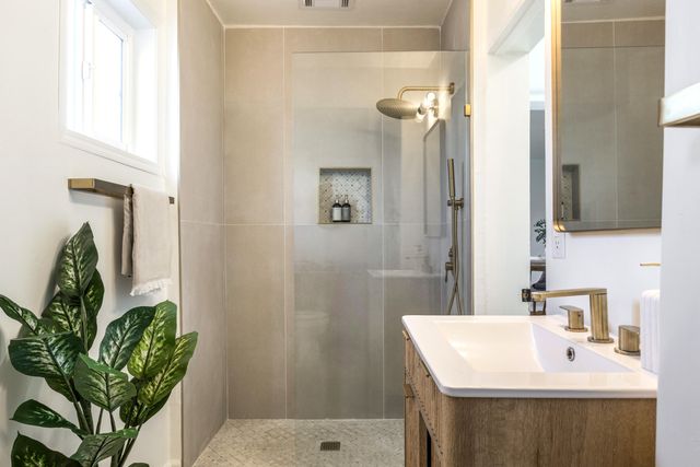 1313 15th Street NW, Albuquerque, NM 87104