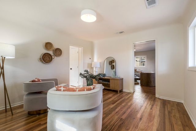 1313 15th Street NW, Albuquerque, NM 87104