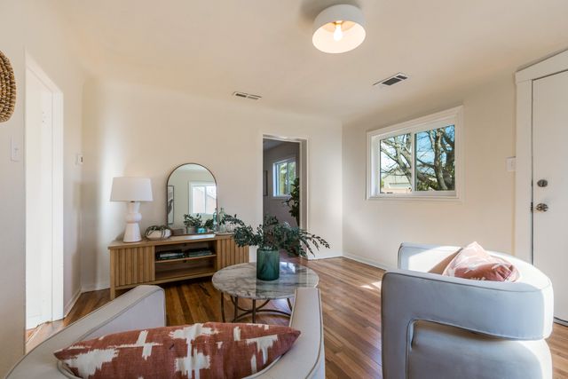 1313 15th Street NW, Albuquerque, NM 87104