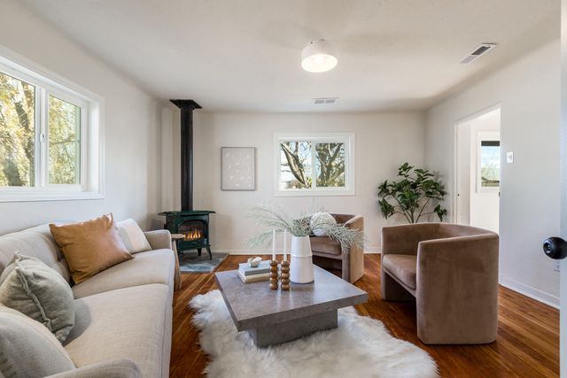 1313 15th Street NW, Albuquerque, NM 87104