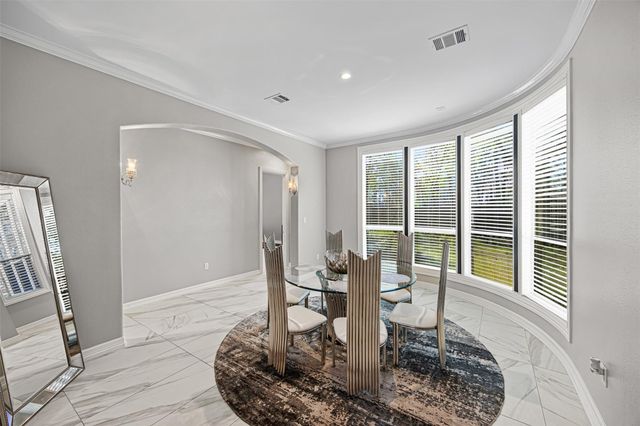 2727 S Southern Oaks Drive, Houston, TX 77068