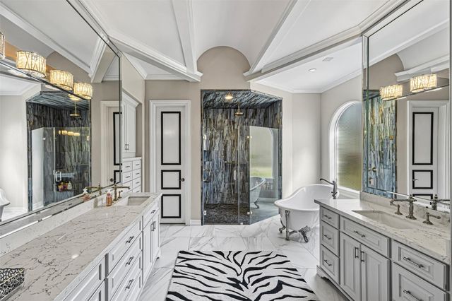 2727 S Southern Oaks Drive, Houston, TX 77068