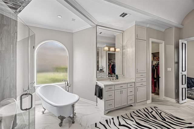 2727 S Southern Oaks Drive, Houston, TX 77068
