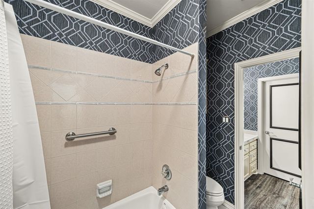 2727 S Southern Oaks Drive, Houston, TX 77068