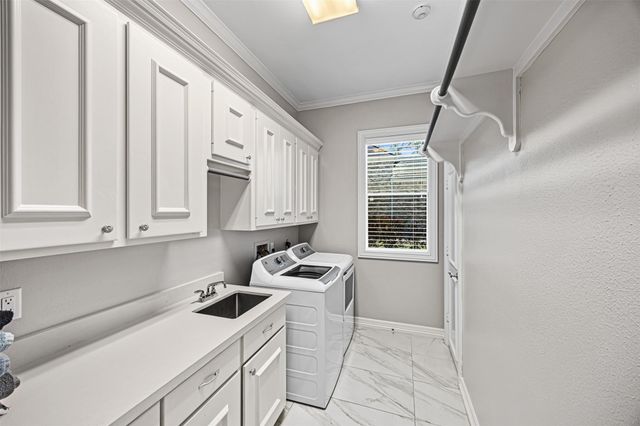 2727 S Southern Oaks Drive, Houston, TX 77068