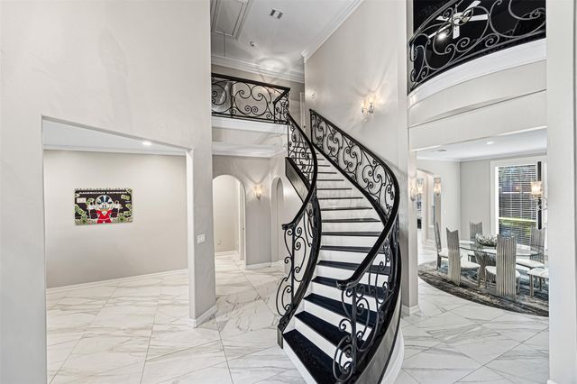 2727 S Southern Oaks Drive, Houston, TX 77068