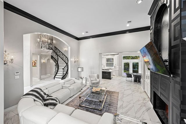 2727 S Southern Oaks Drive, Houston, TX 77068