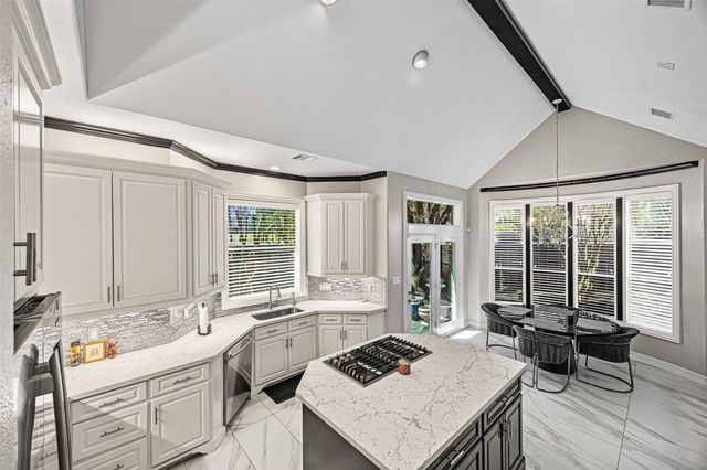 2727 S Southern Oaks Drive, Houston, TX 77068