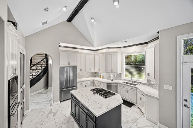 2727 S Southern Oaks Drive, Houston, TX 77068