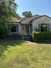 4252 S Cresthaven Road, Dallas, TX 75209