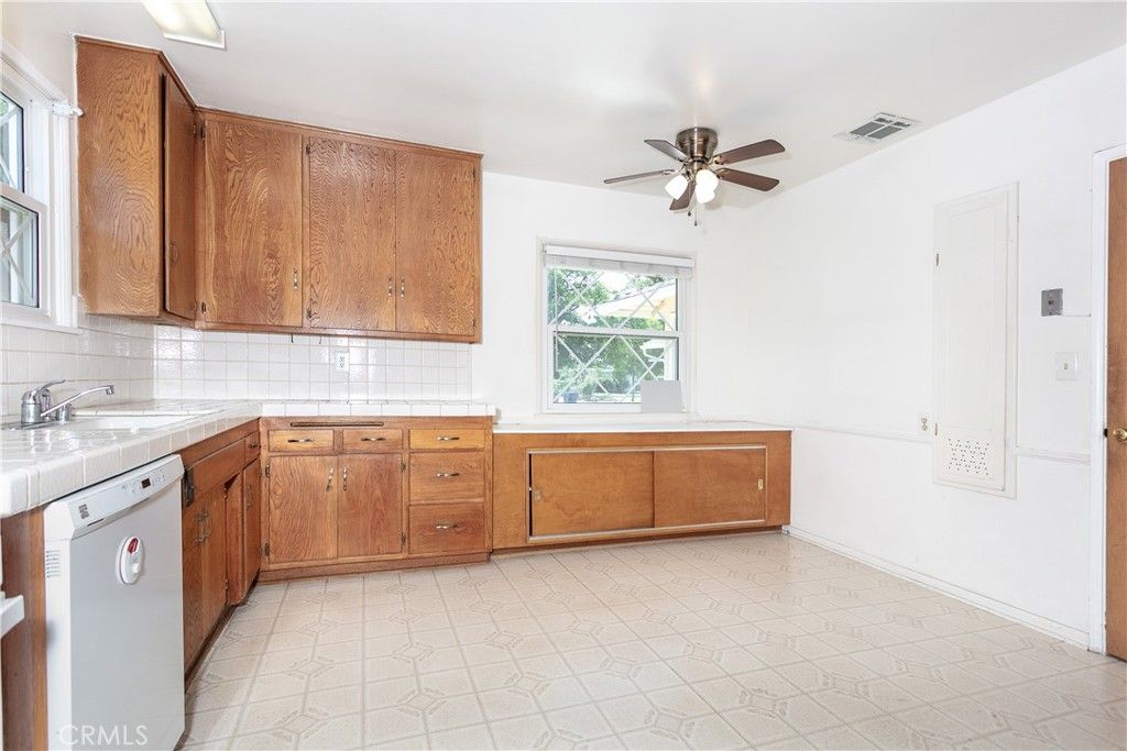 10436 Columbus Avenue, San Fernando, CA 91345 — photo 3